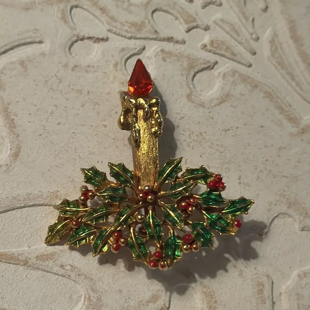 JJ Christmas candle pin